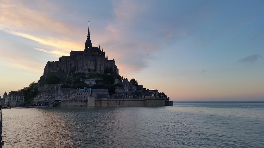 L'Orée du Mont Pontorson Esterno foto
